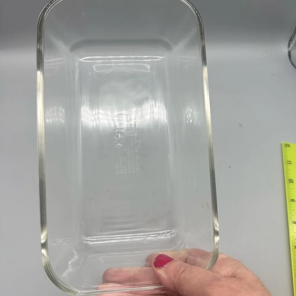 Pyrex 1.5 quart clear glass baking dish